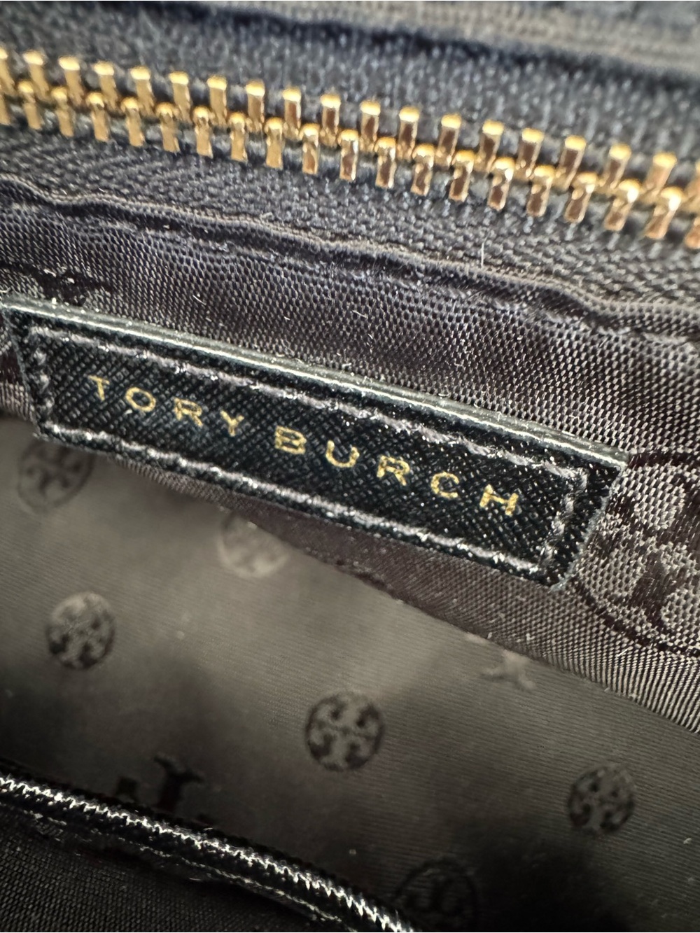 Tory Burch Robinson Double Zip Tote - Saffiano Leather - Picture 13 of 16